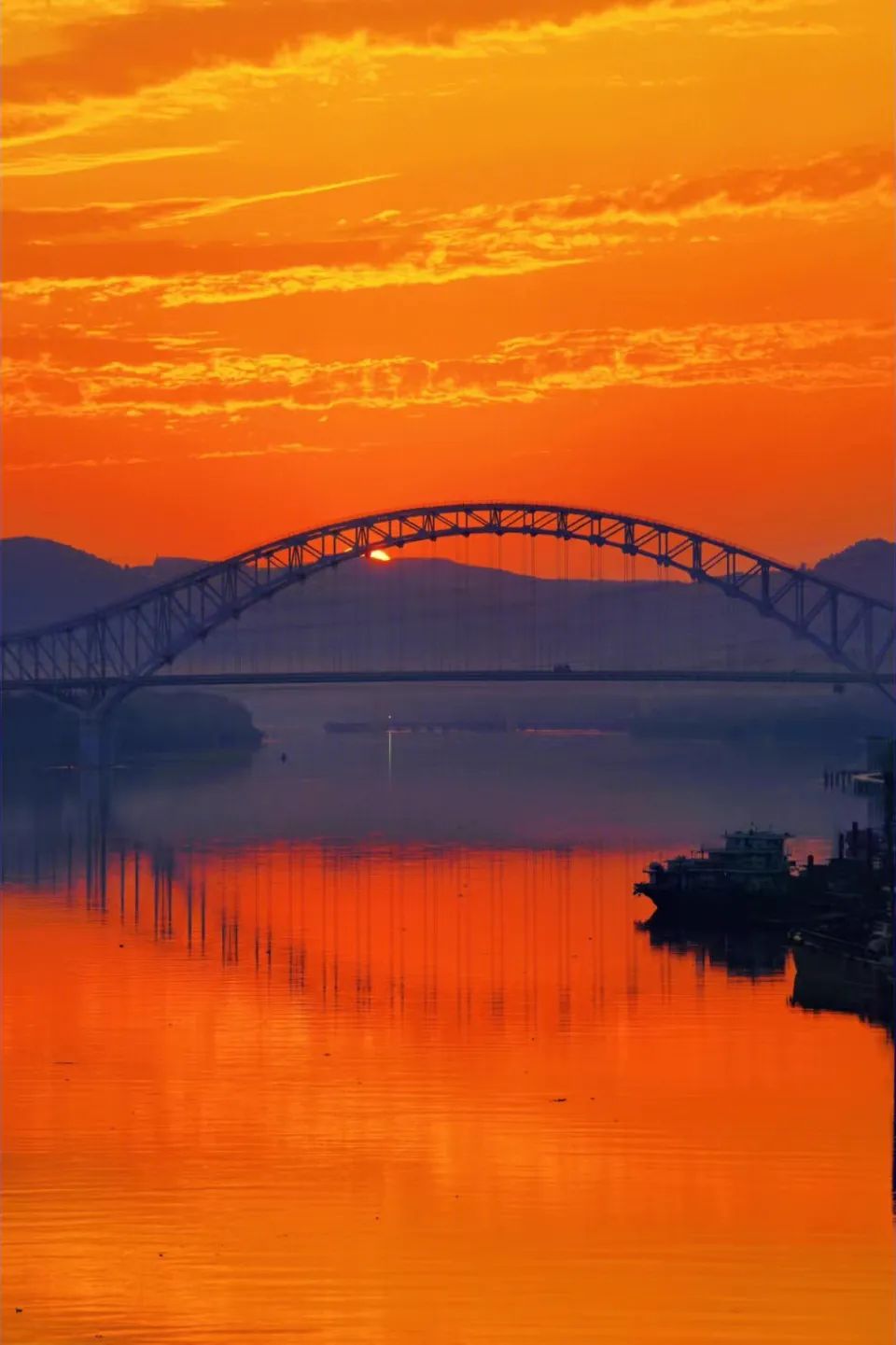 回到小县城朝九晚五,回到朝九晚五的心情说说