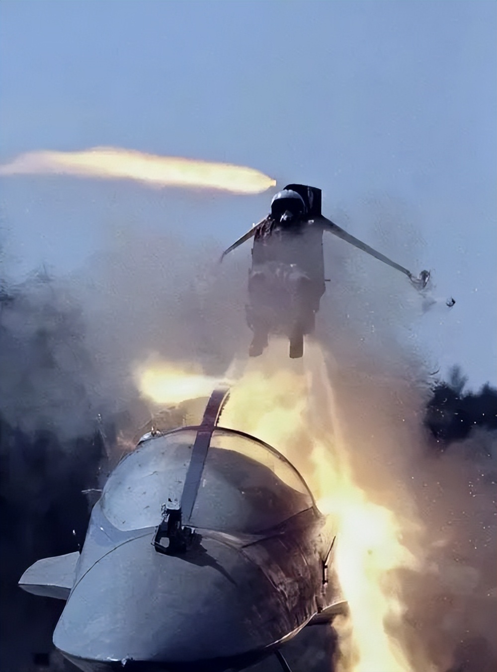 弹射座椅是如何挽救飞行员,飞行员弹射座椅成功率