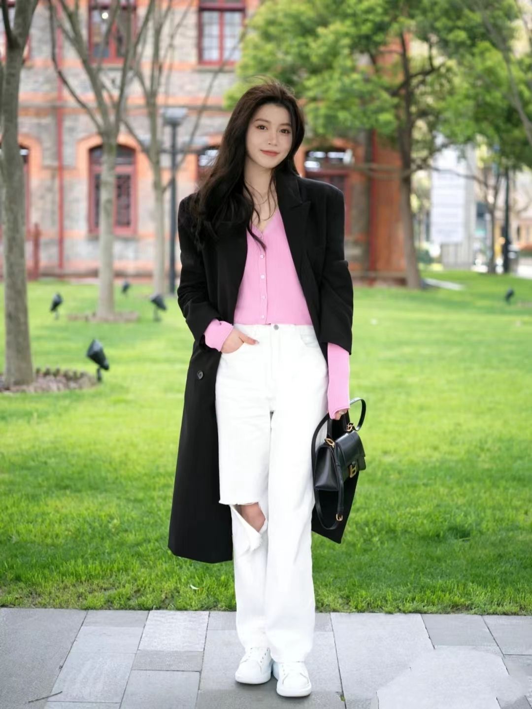 潮流运动鞋服穿搭,运动鞋怎么搭配粗腿衣服