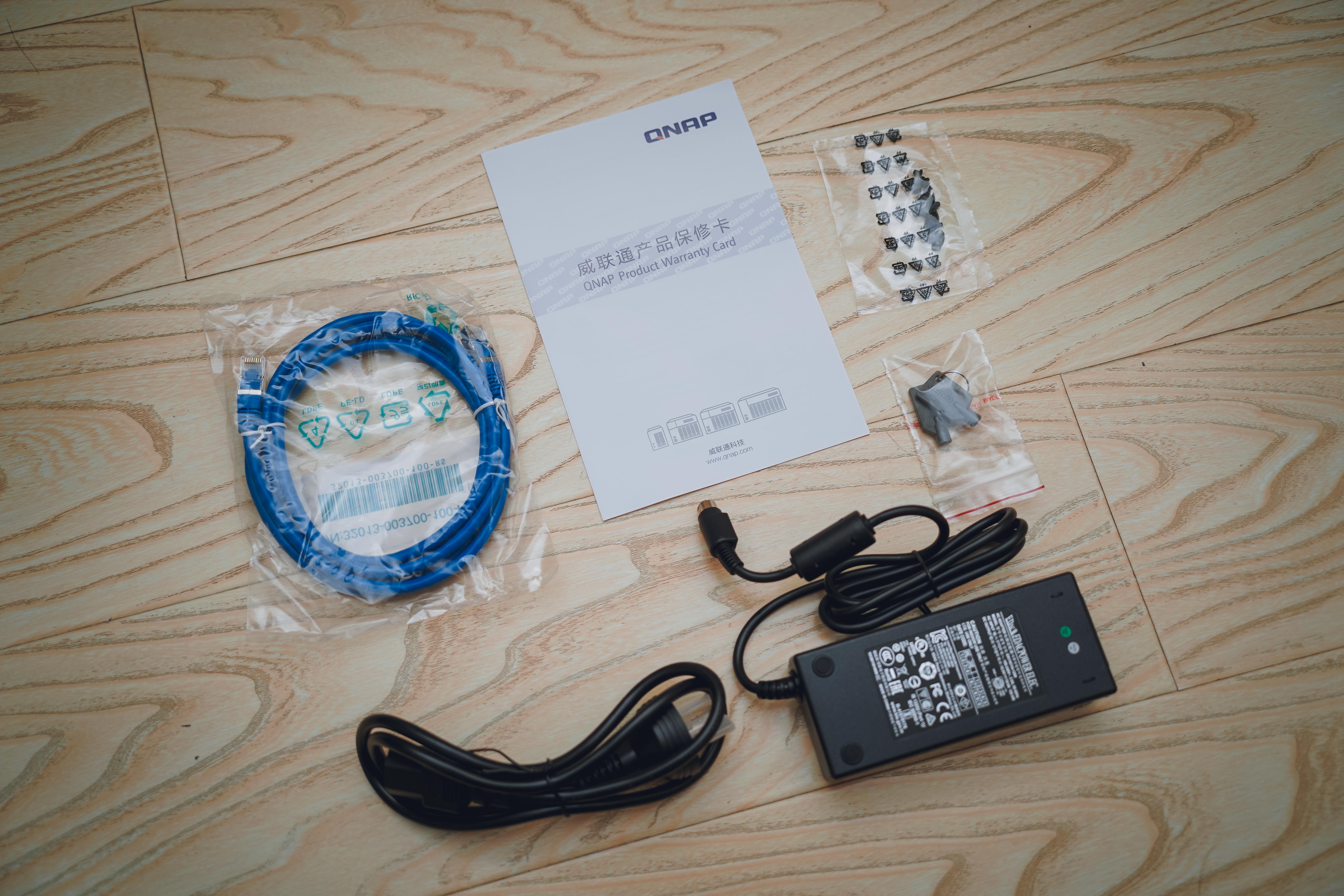 历史低价买到九盘位万兆NAS机皇：威联通TS-H973AX