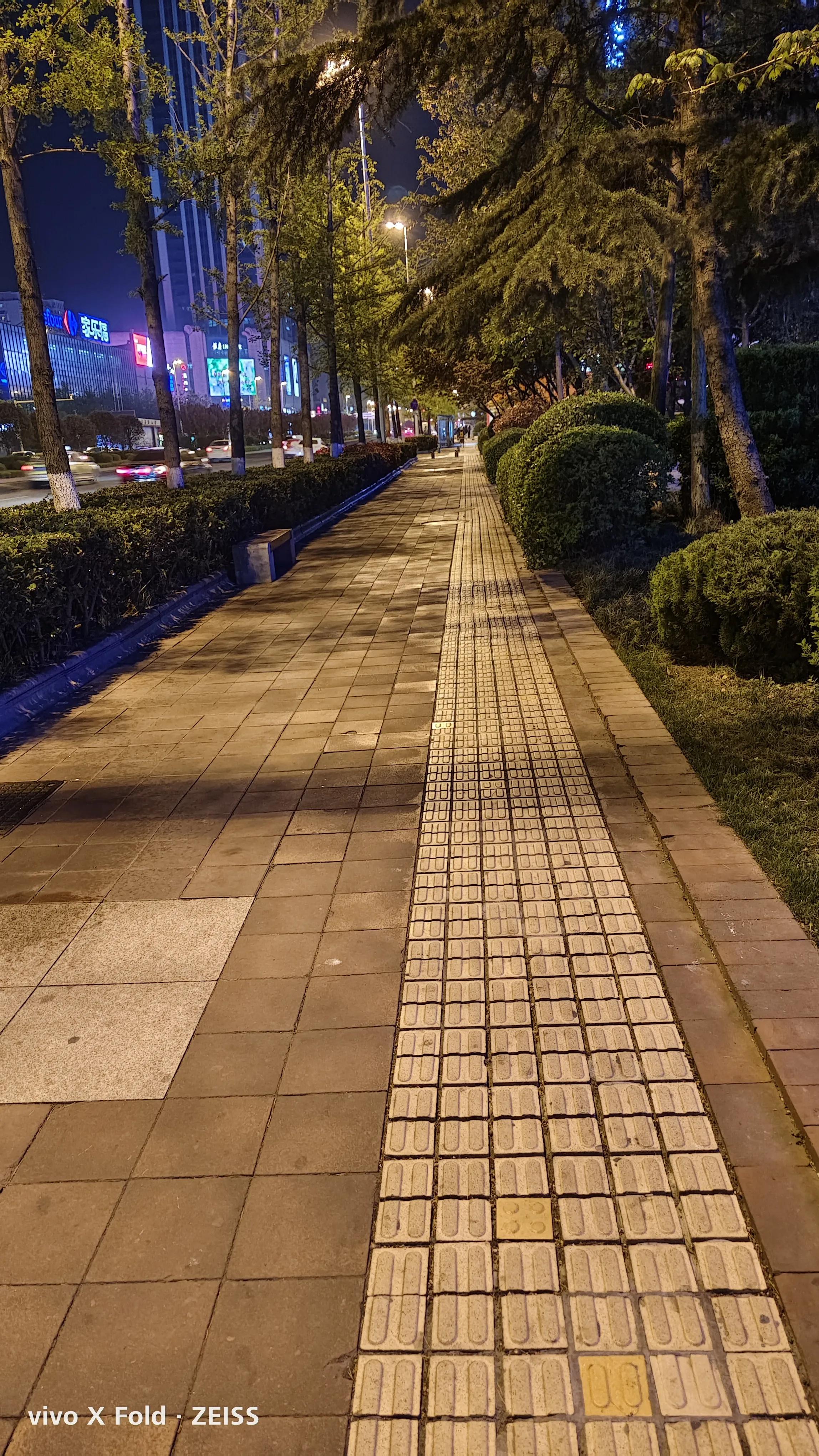 vivoxfold折叠屏手机怎么样,vivoxfold折叠屏手机值得入手吗