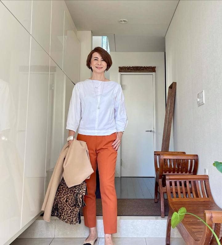 日系慵懒中性短发搭配衣服,女装高级感穿搭30岁小众短发