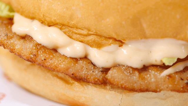 丹霞庄出现一个奇怪阿叔,一万块的店租竟卖起一元一只大鸡腿