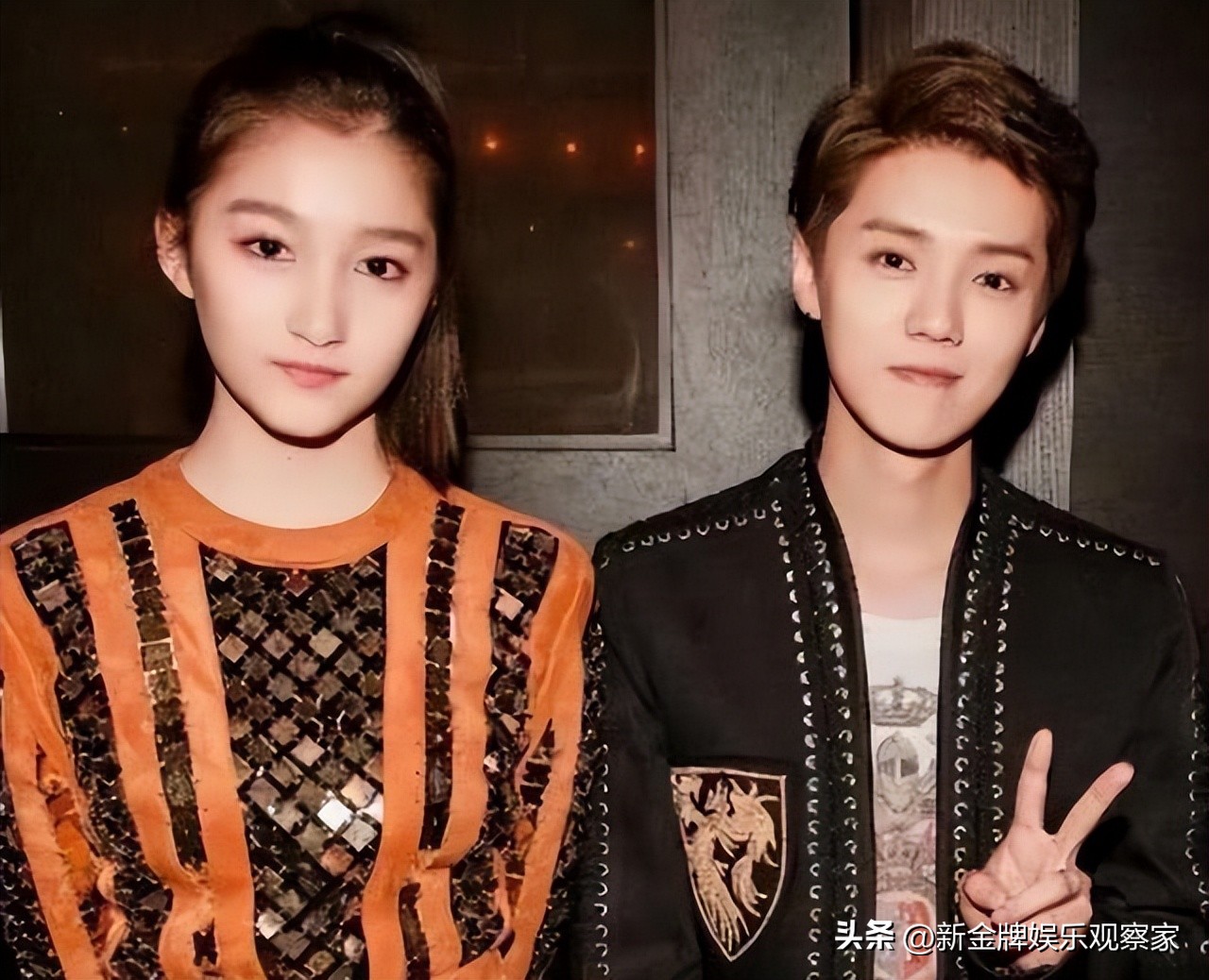 关晓彤被路人围观,网友偶遇鹿晗关晓彤视频