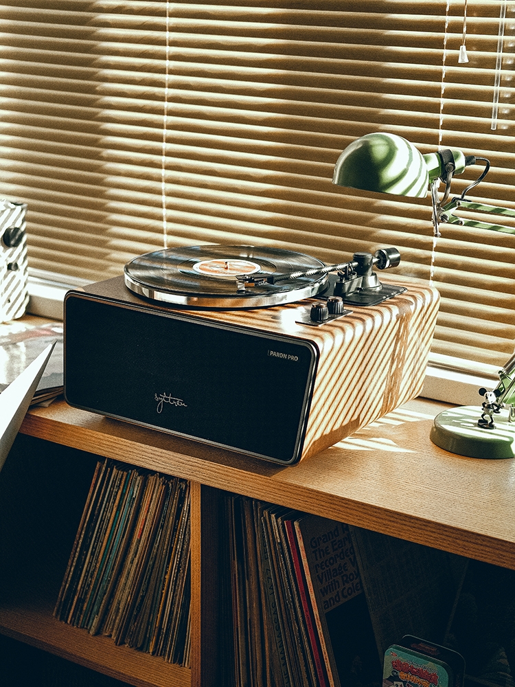 宾馆酒店房间都标配的音箱,顶级酒店房间里的音响