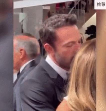 世纪复合！分手20年，他们双双离婚，官宣领证