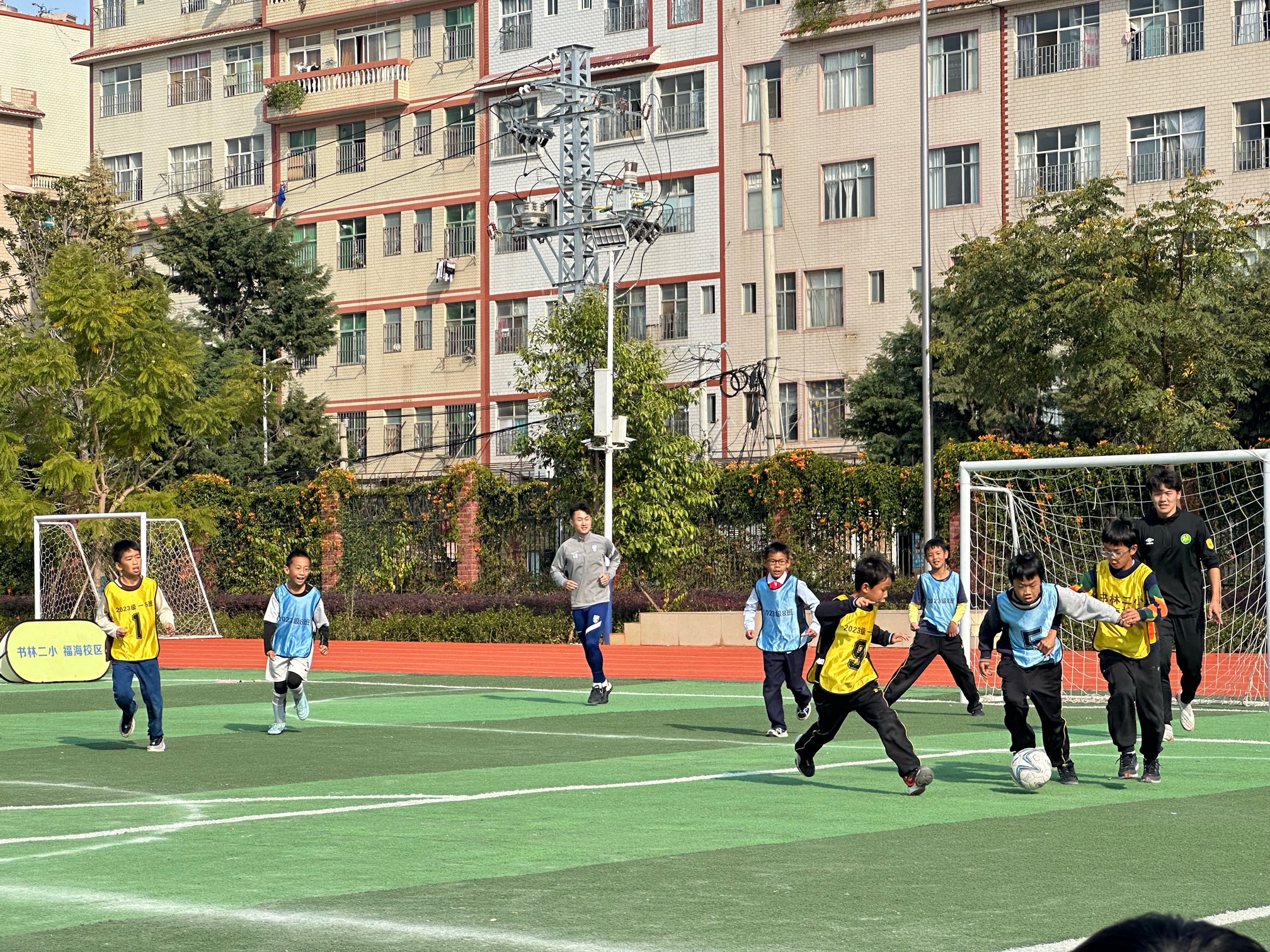 中超球员走进校园,中超云南籍球员