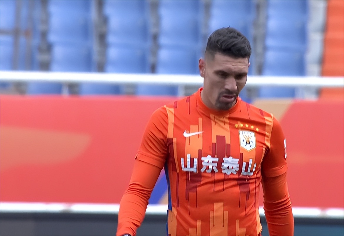 中超三镇vs泰山错失机会,中超鲁能泰山输球