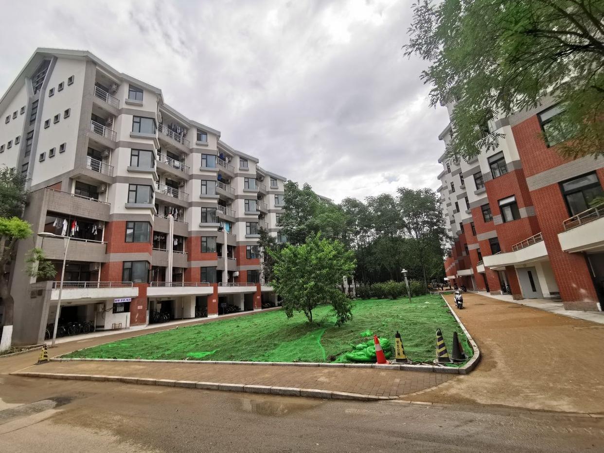 北京大学跟中专的区别,北京大学的宿舍和普通大学的对比