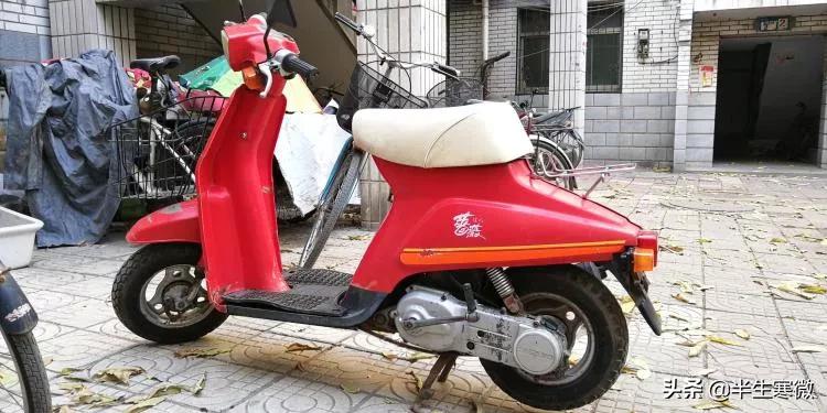 国内踏板摩托车的先驱者——轻骑木兰50