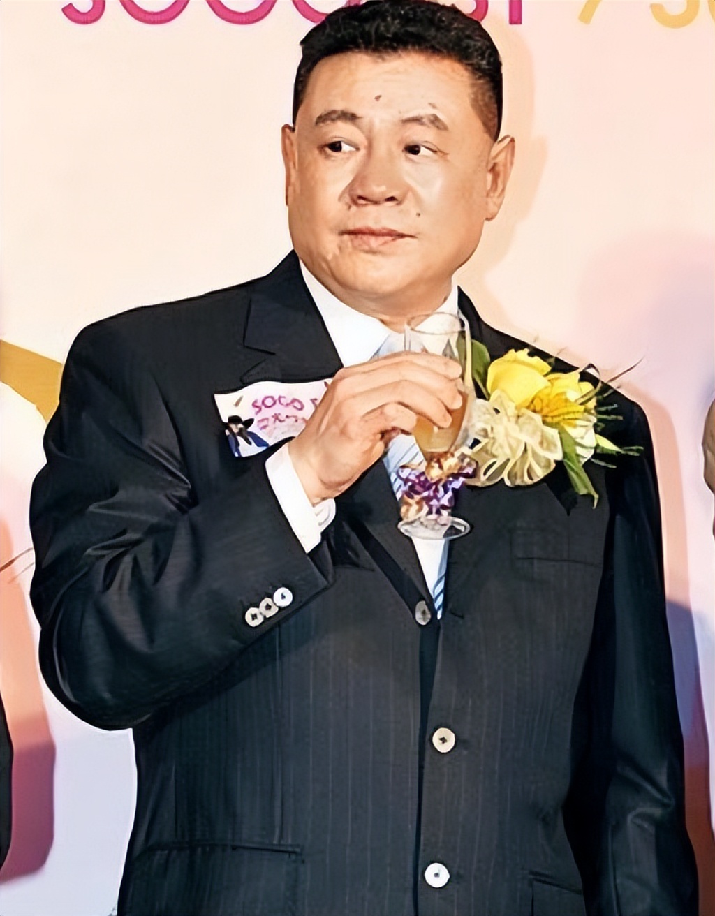 宝咏琴离婚时多少岁,宠夫大结局