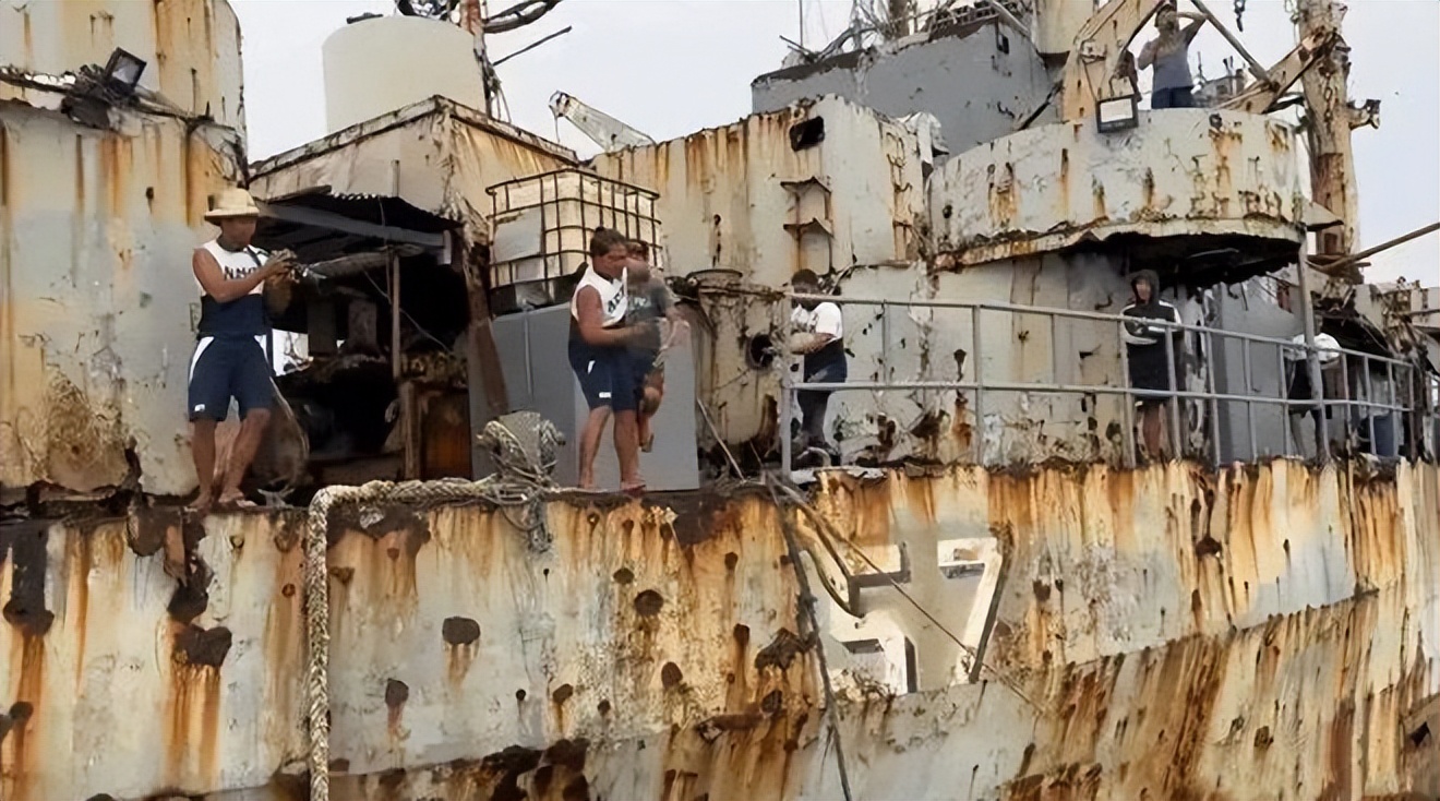 南海仁爱礁菲律宾拖船进展,拖船海域仁爱礁