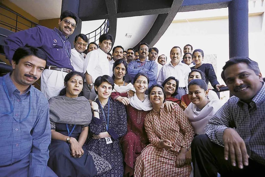 印度牛粪是第几产业,外国人看印度牛粪产业