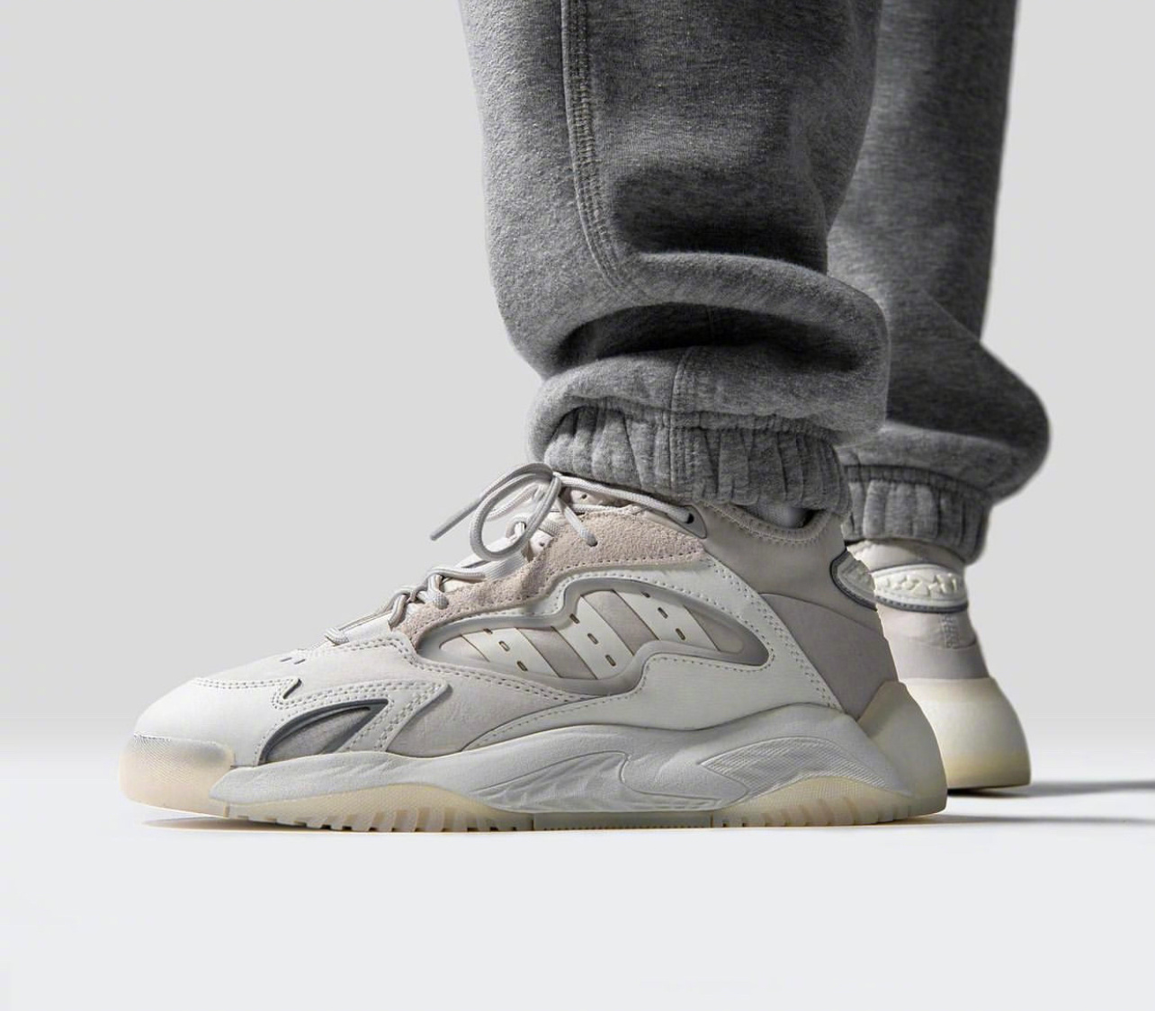 阿迪达斯米切尔3代篮球鞋黑紫,阿迪达斯为米切尔设计的球鞋