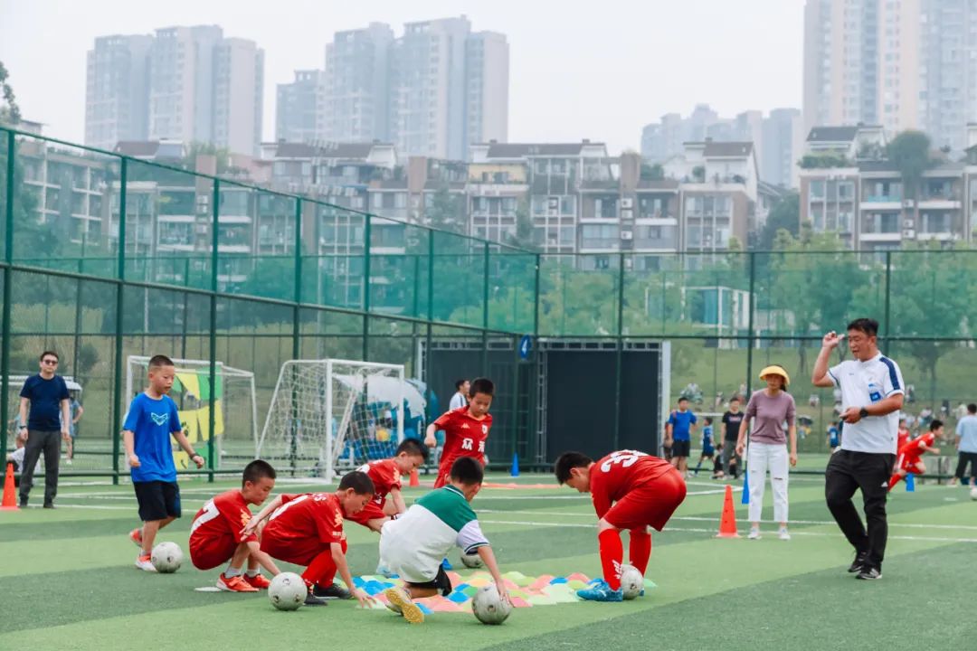 足球嘉年华内容,嘉年华快乐游戏