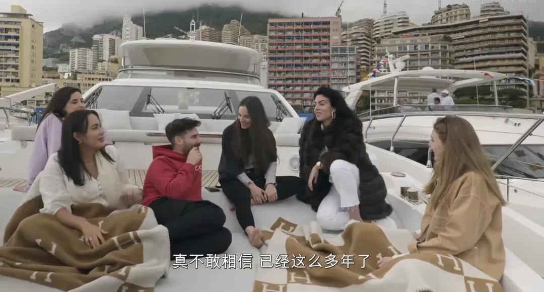 c罗现任女友乔治娜身高,c罗和女友乔治娜竟是一见钟情