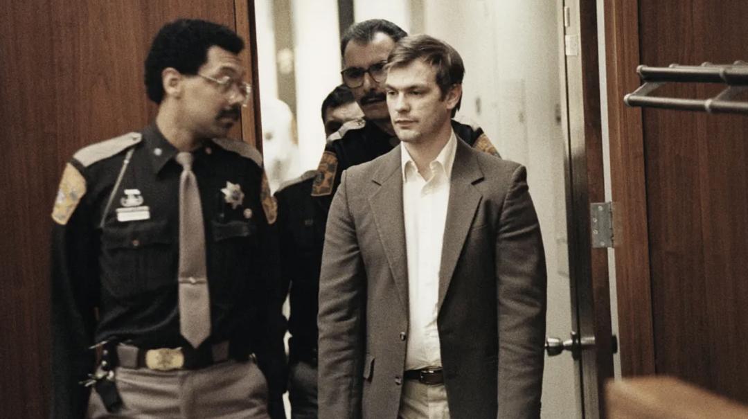 一部连海报都要打马赛克的电影,连海报都要打马赛克