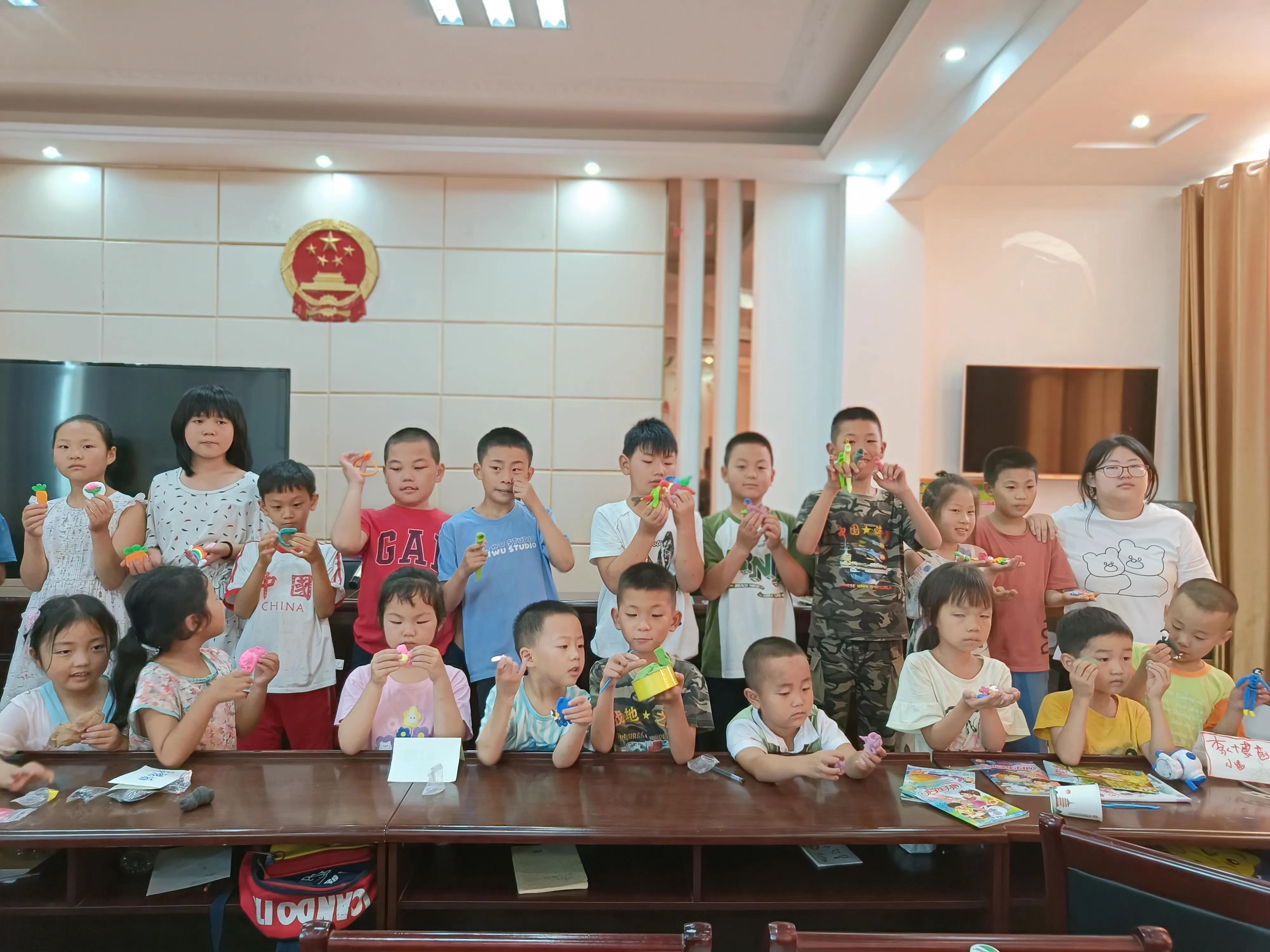 湖北学子三下乡青春正当时,湖北学子三下乡心有光芒何畏远方