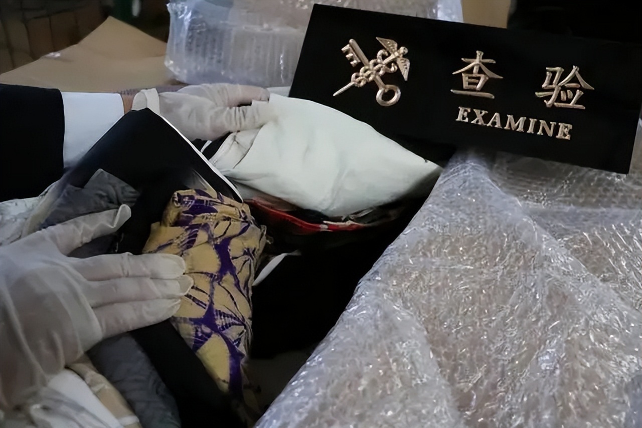 海关退运3700吨洋垃圾新闻,近2000吨洋垃圾被海关退运