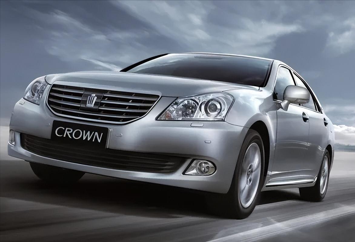 皇冠3.0经典老车翻新复活视频,丰田皇冠13代翻新