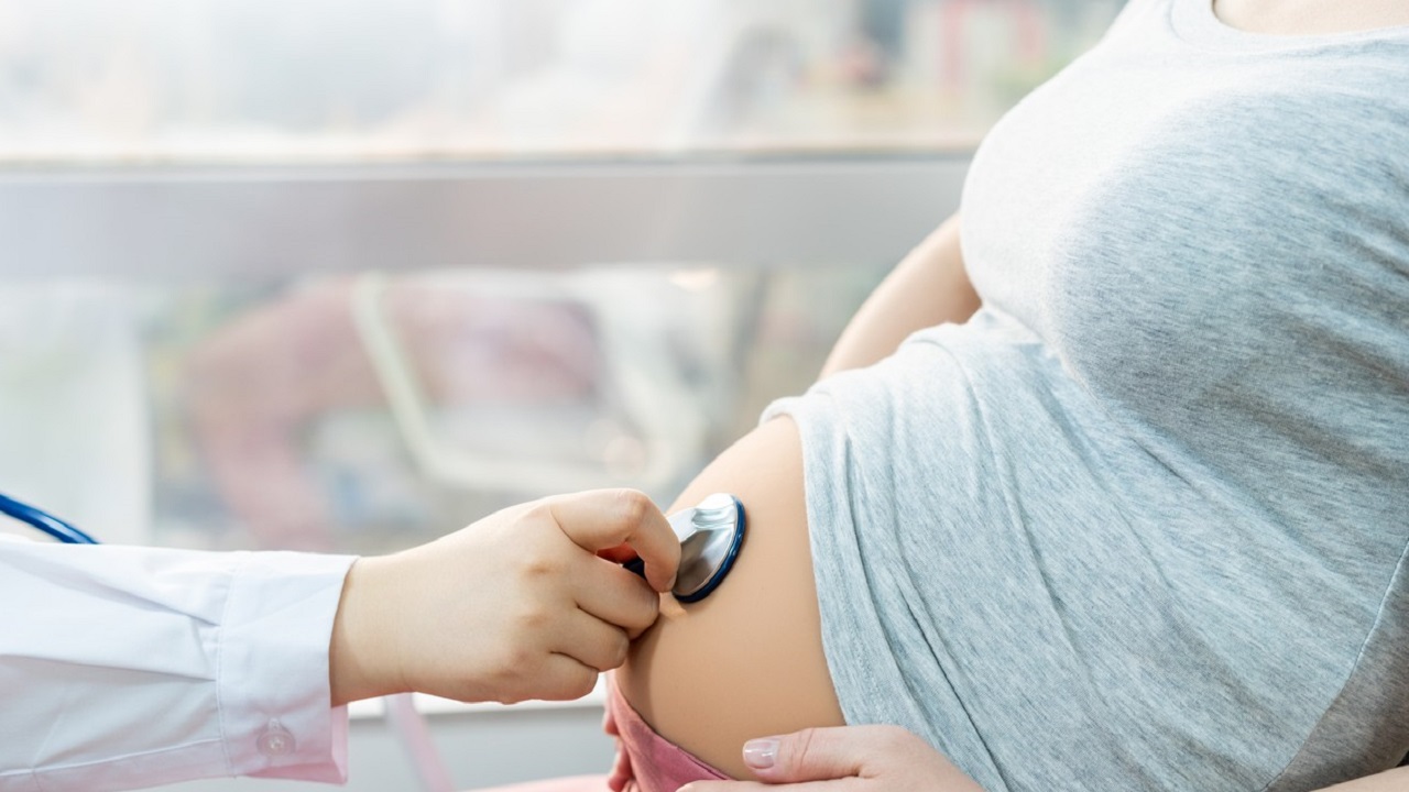 男子持续低烧查出艾滋,高烧不退男生