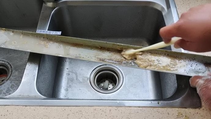 油烟机油盒清理小妙招看完不吃亏,油烟机长方形油盒怎么清洗