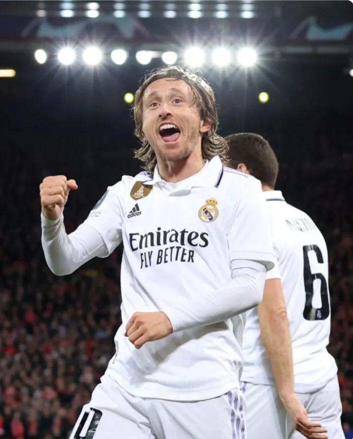 新亚洲银河战舰！“白头巾”的钞能力！