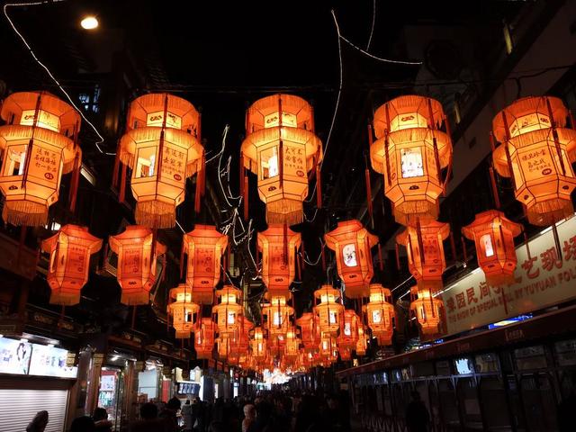 最值摘抄的8首唯美元宵诗词,10首最经典的元宵诗词