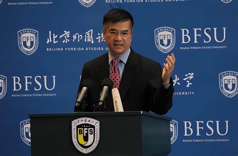 美国华裔部长骆家辉：任期内多次*压打**华为，卸任后竟来中国捞金？