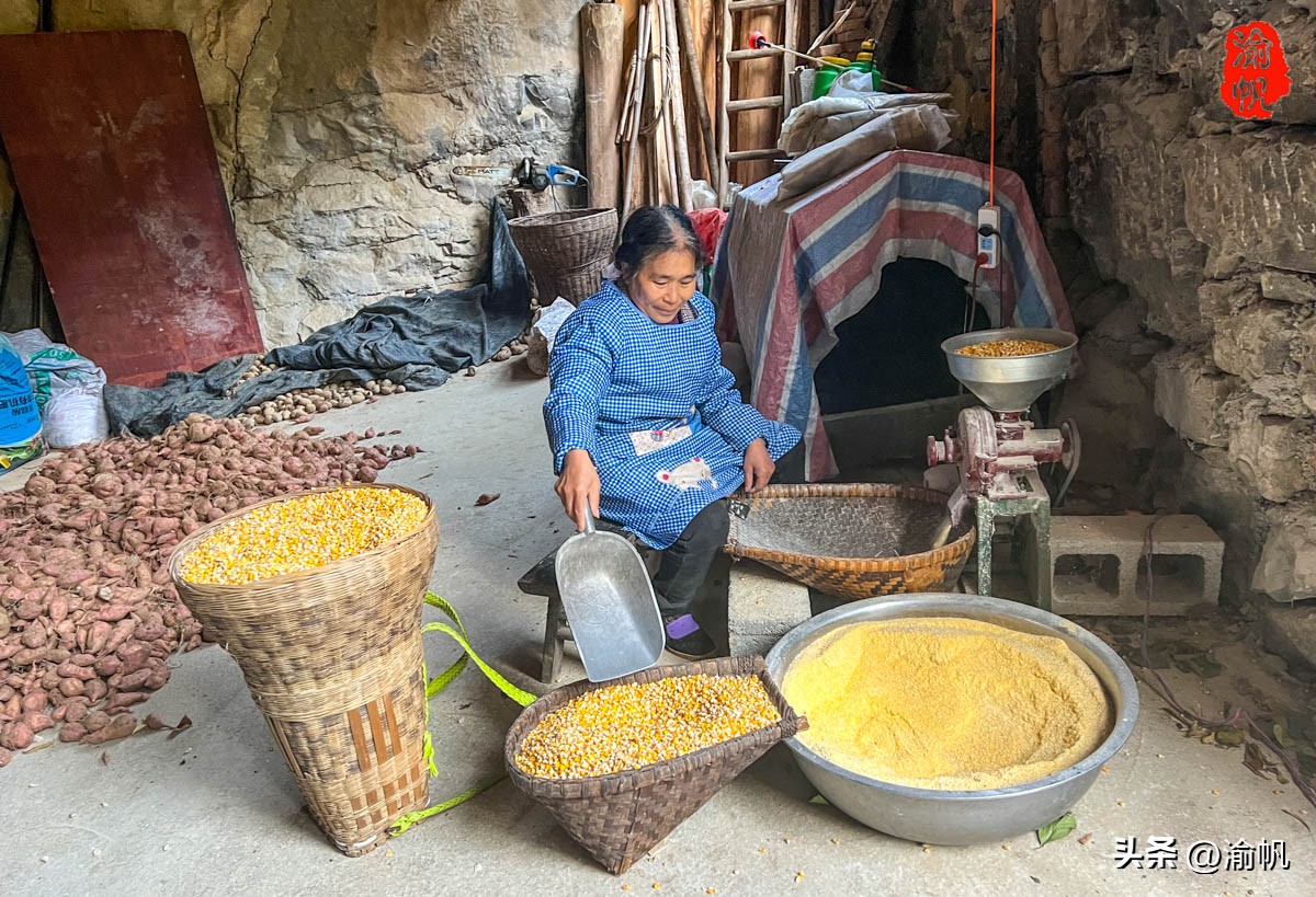 重庆深山悬崖上发现辉煌建筑房屋,重庆大山悬崖峭壁发现千年古房子