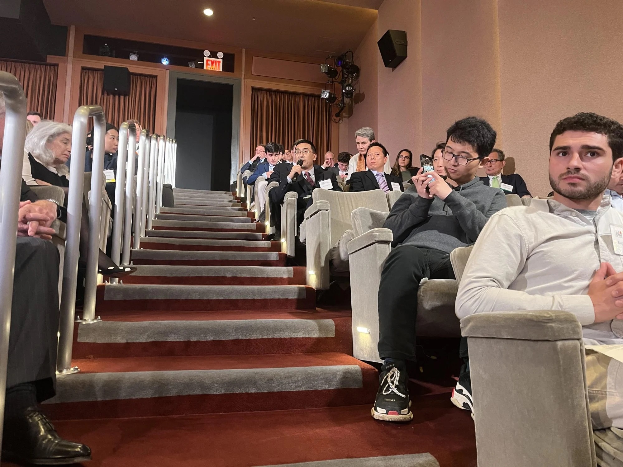 中美正面交锋中国回击,中美会谈外交官霸气回击视频评论