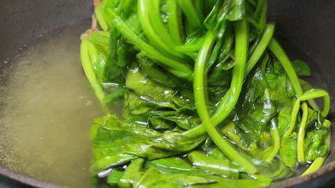 菠菜鸡蛋馄饨皮煎饺,菠菜鸡蛋水饺馅的做法