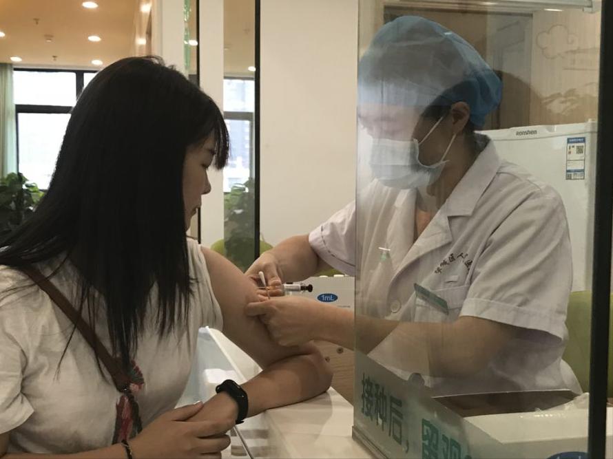 59岁女子体检发现罕见肺部肿瘤,49岁女子患甲状腺癌