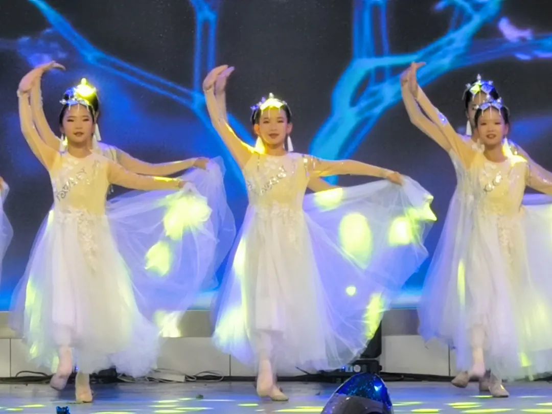 东川区各学校热闹开展“六一”儿童节庆祝活动