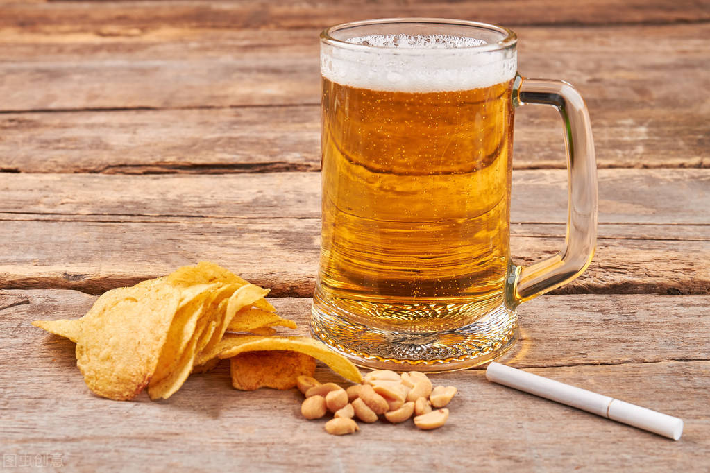 靠近耳朵的脸部两侧长痘的原因,男性脸部各部位长痘原因