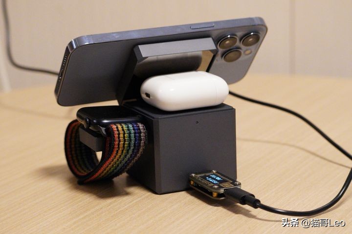 安克磁吸充电宝对比苹果外接电池,苹果安克磁吸无线充电宝