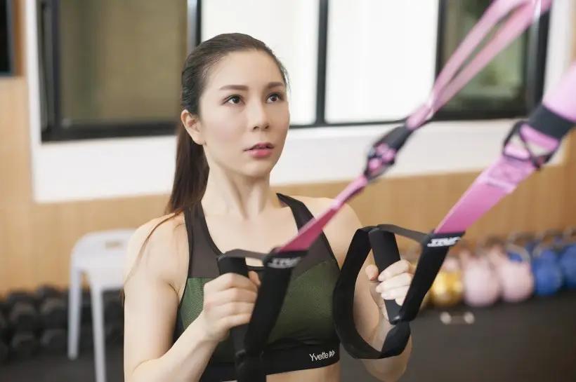 去健身房只跑步就太亏了,带你快速了解健身房器材