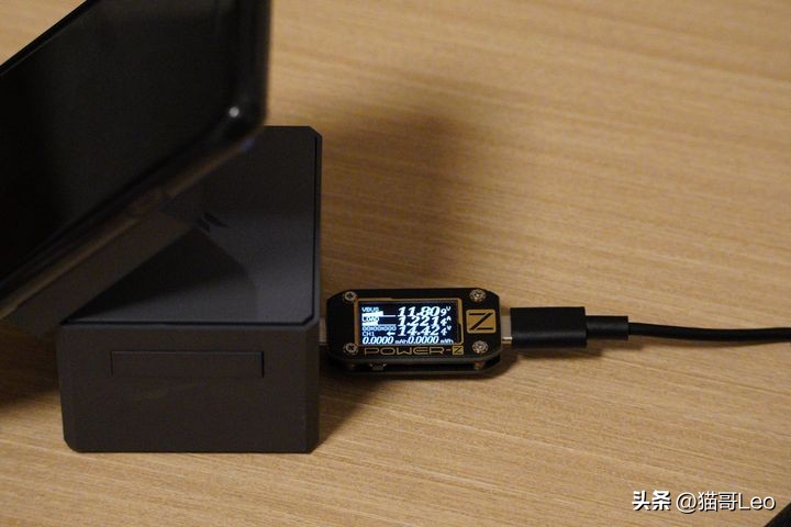 apple三合一无线充电魔方,安克磁力魔方