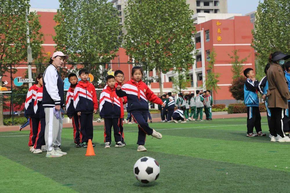 绿城小学足球节,阳光体育节校园风采