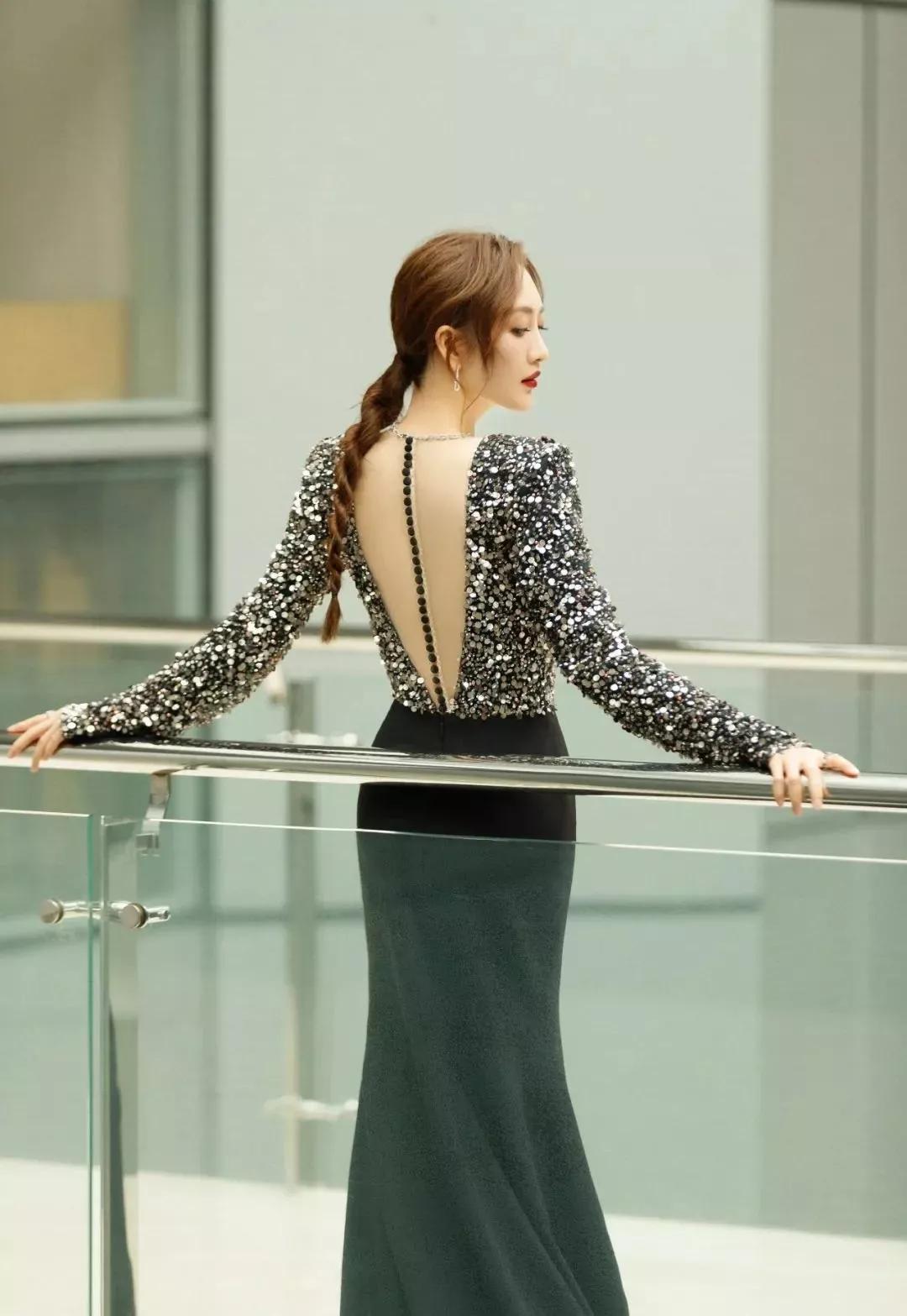 童瑶时尚芭莎红毯,杨幂惊艳亮相嘉人超级盛典红毯