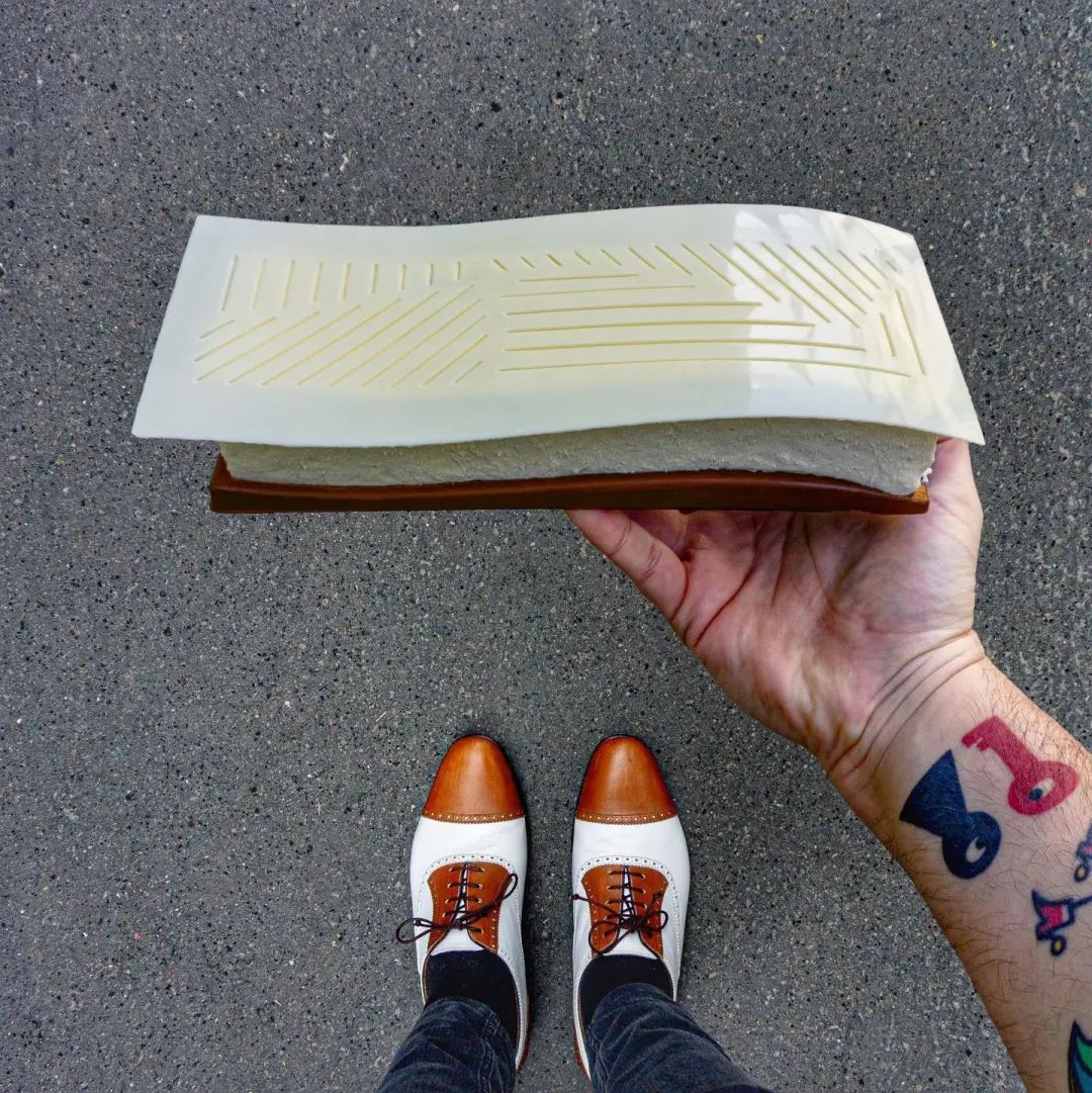 跟着「鞋子哥」逛巴黎甜品！每双鞋都适配！还能这么拍！