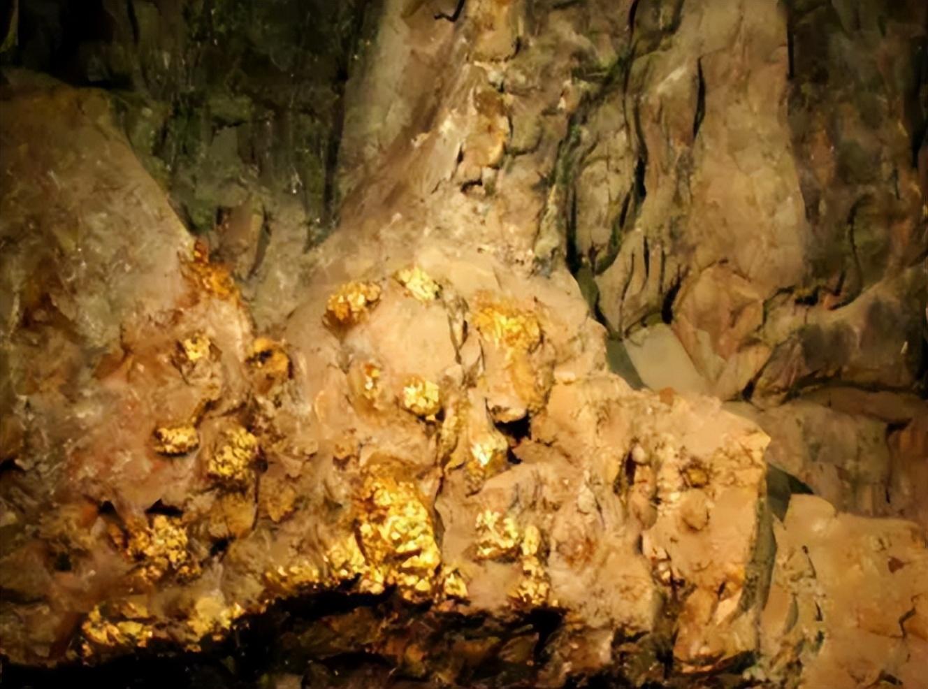 浙江龙泉发现古墓,深山发现古墓宝藏