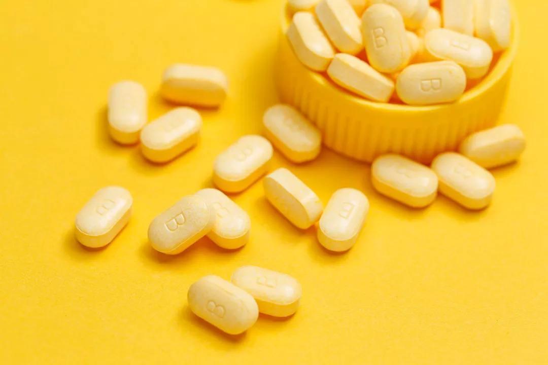 45岁每天吃一颗叶酸有什么好处,47岁每天吃一颗叶酸对身体有害吗