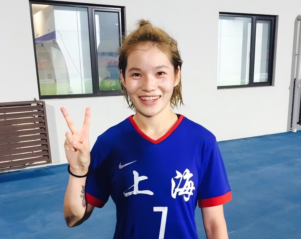 玫瑰之星:“妈妈级国脚”的再次绽放