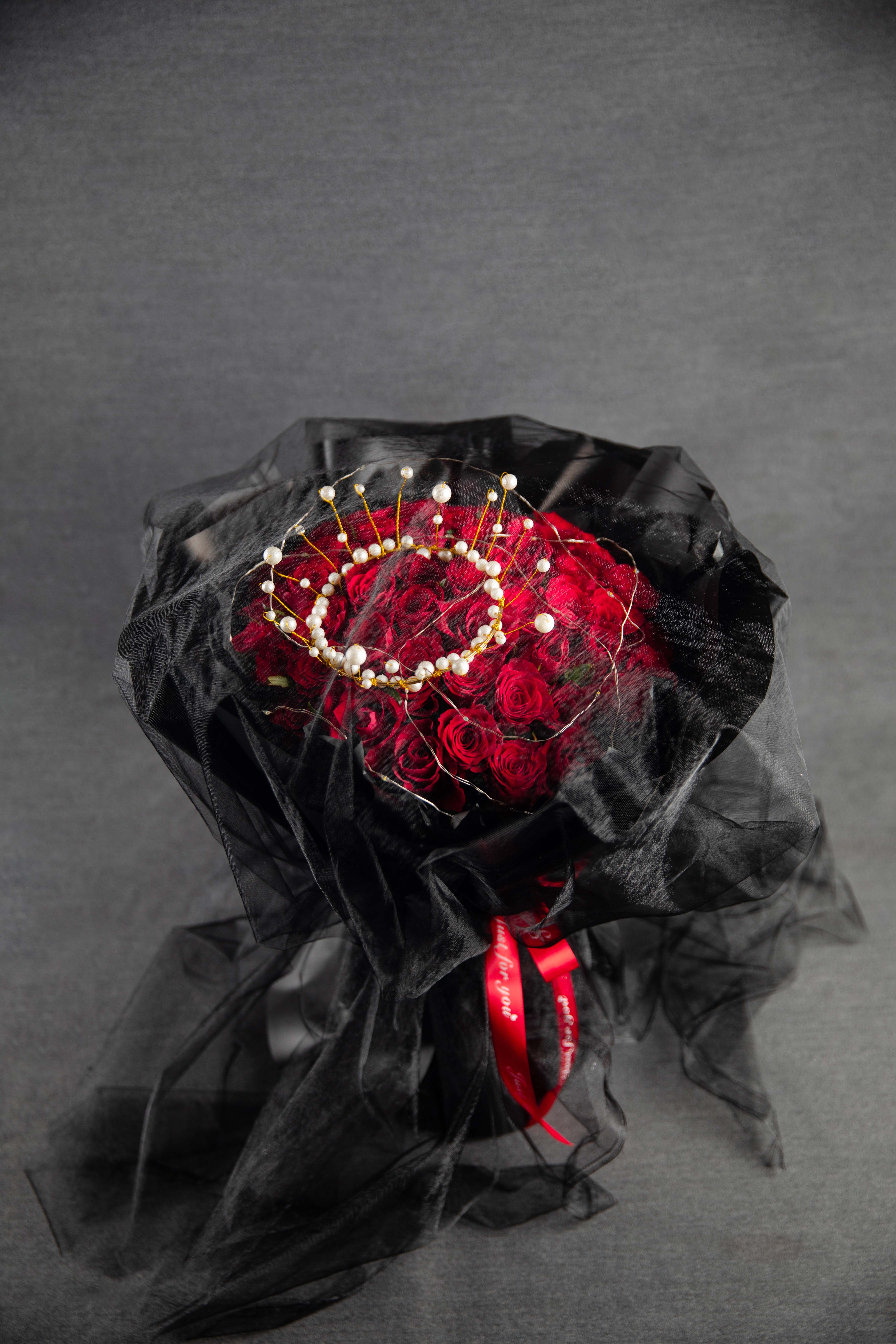 七夕一见倾心11朵红玫瑰diy花束,2020年七夕天空之镜礼盒花束