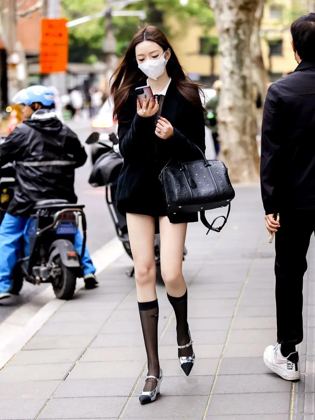 上海街拍美女小姐姐,上海女生街拍穿衣服搭配