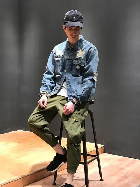 牛仔夹克外套穿搭女,秋季牛仔夹克外套配什么裤子