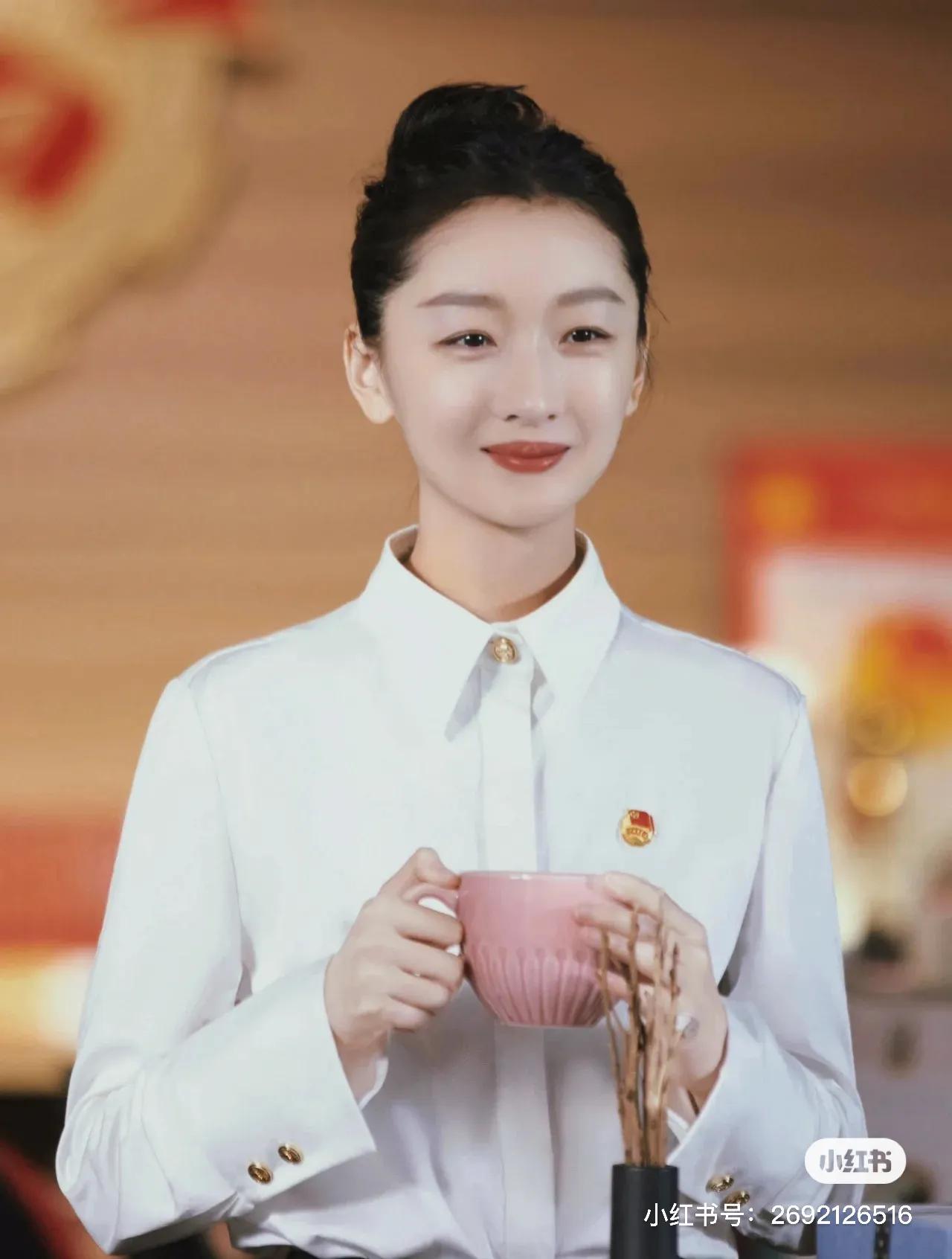 青年演员周冬雨刘昊然视频,青年演员周冬雨个人资料