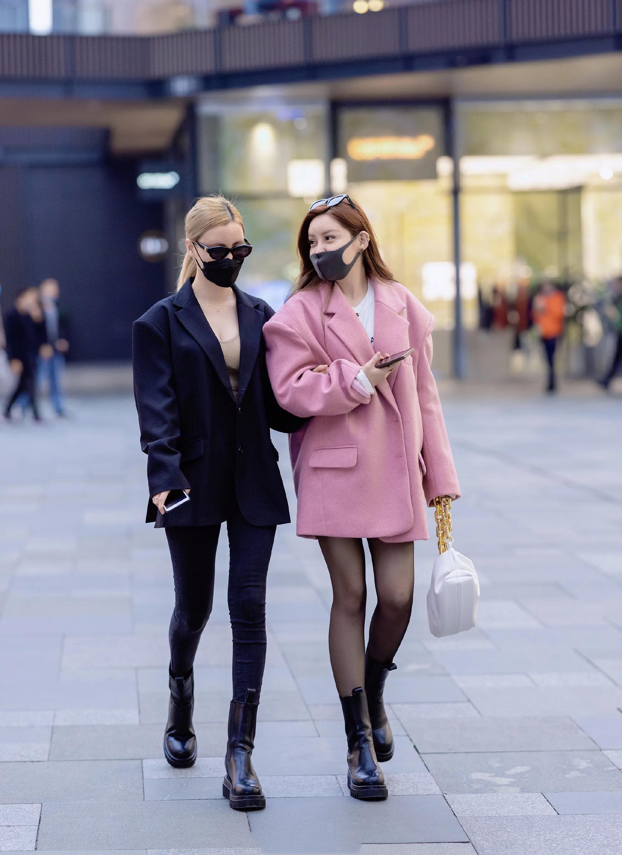 包包推荐百搭街拍包包,看包包认牌子