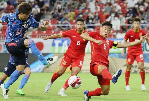 国足1:3惨败回放分析,国足0:1不敌日本图片